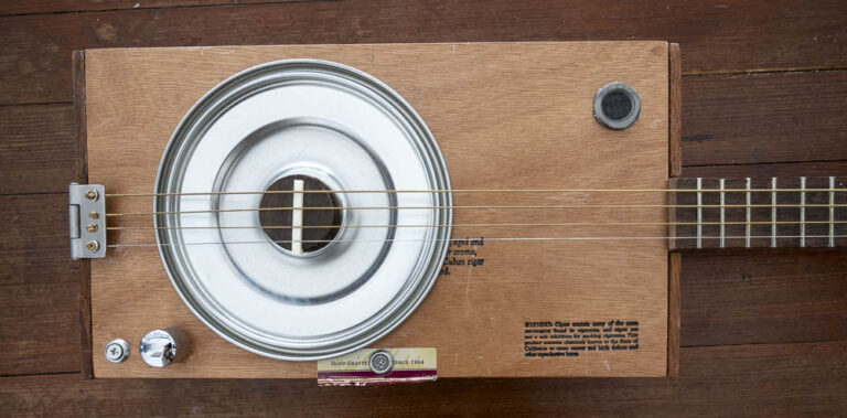 Cigar Box Guitar